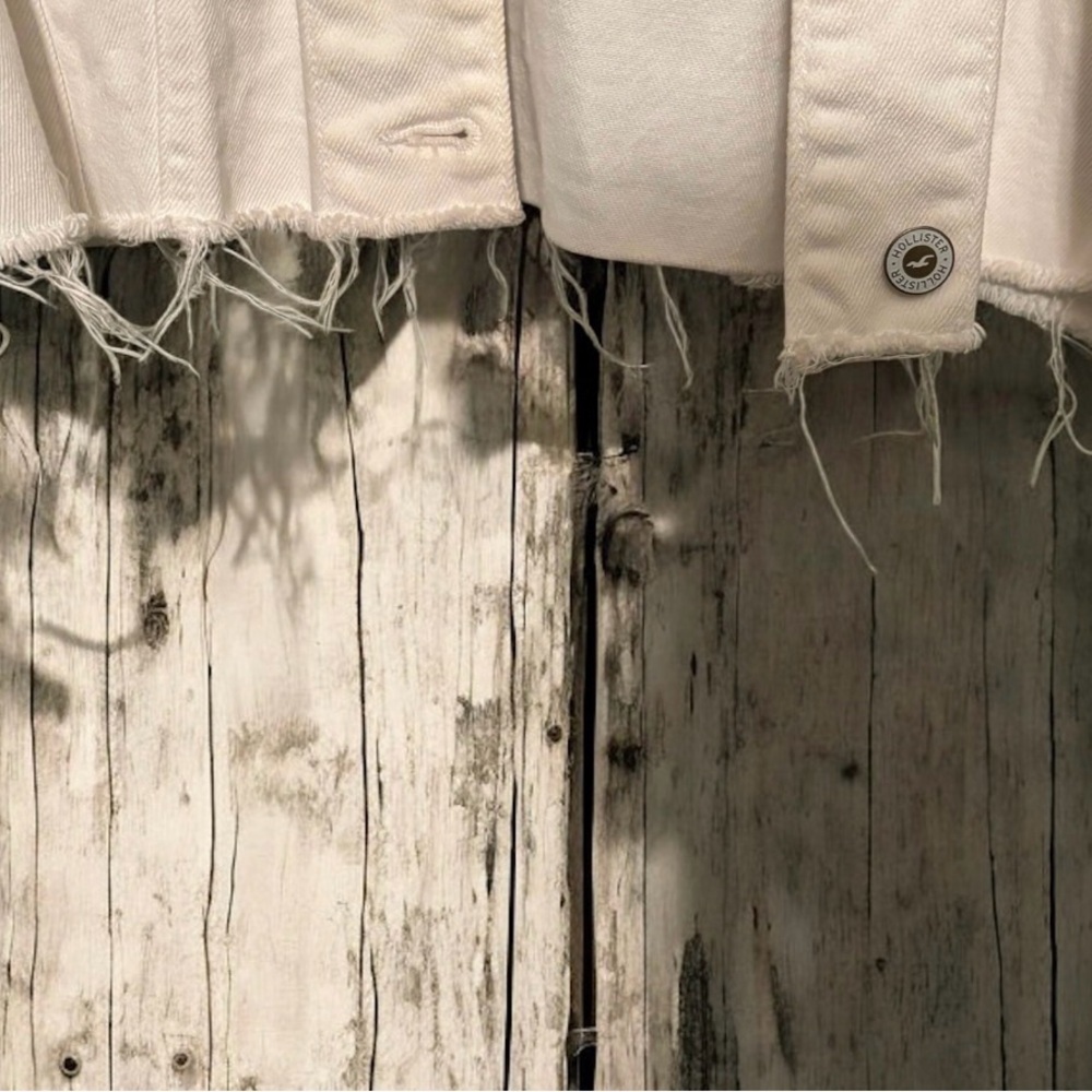 LIKE NEW Hollister Women's White Distressed Jean Jacket - Picture 8 of 9